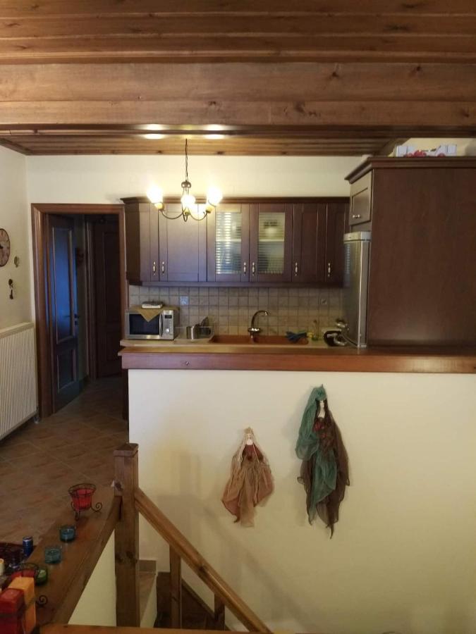 La Casa Di Pietra Villa Karpenísion Exterior foto